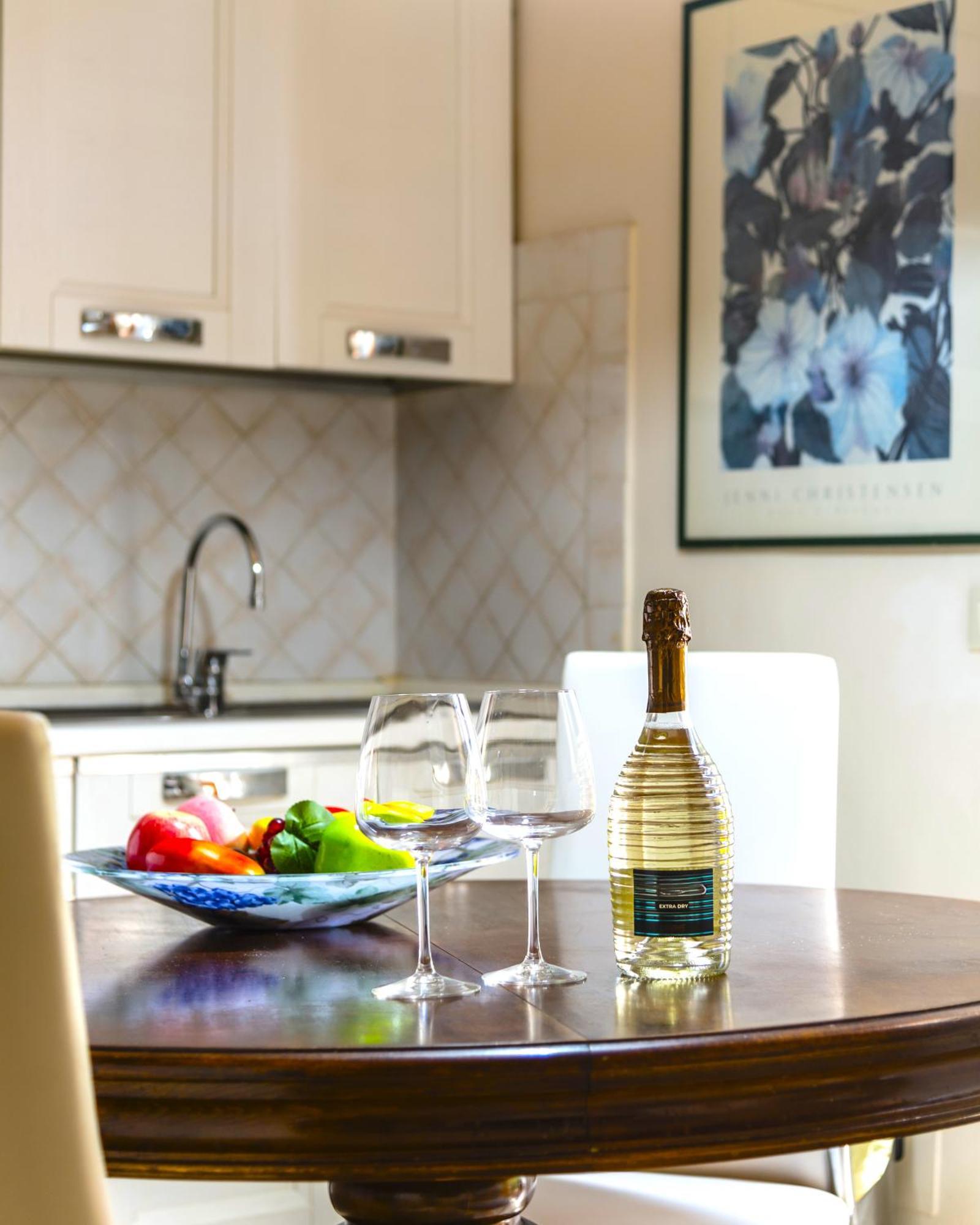 Hostly-La Casa Di Marta-Two Steps From The Tower Apartment ปิซา ภายนอก รูปภาพ