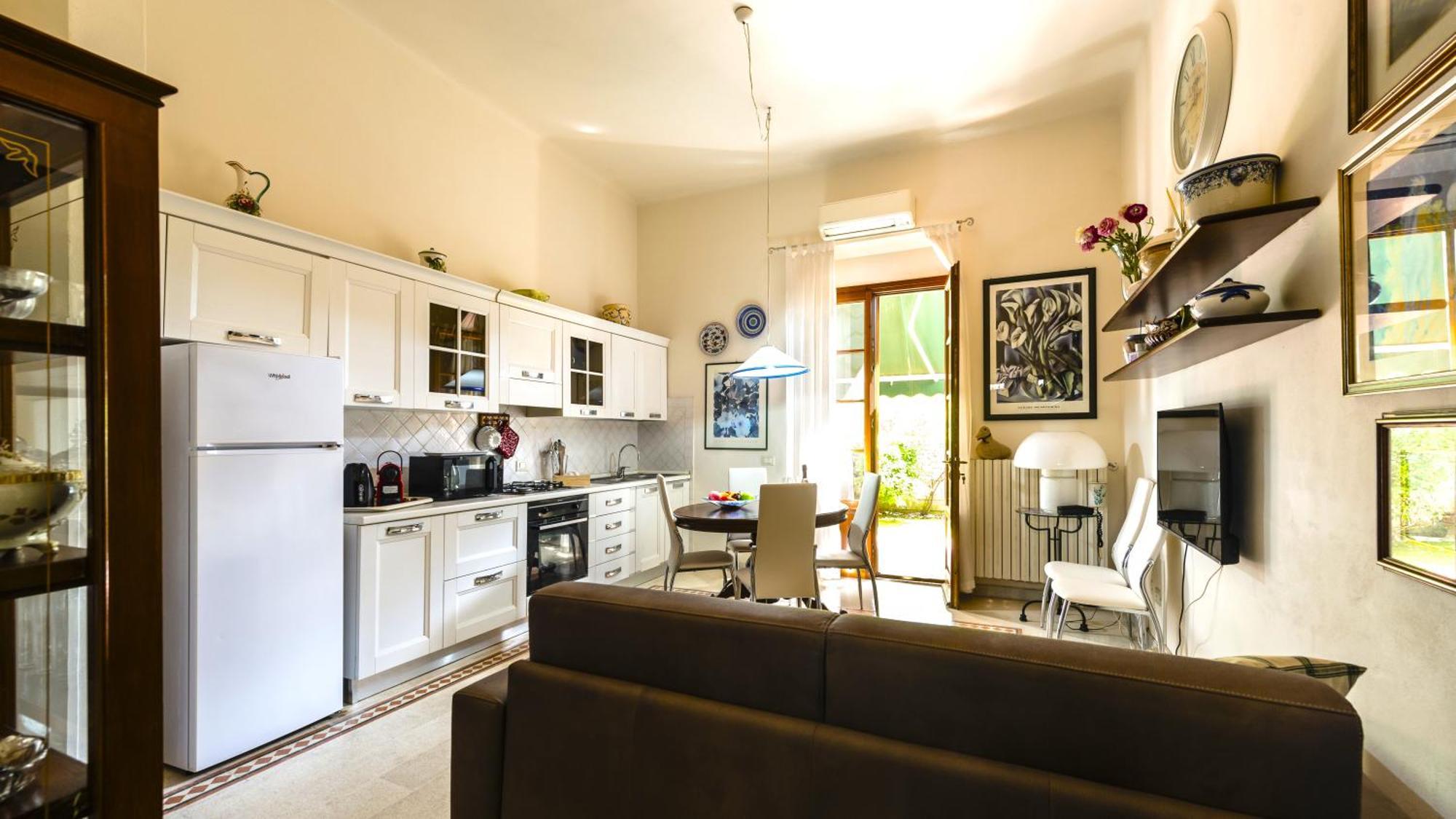 Hostly-La Casa Di Marta-Two Steps From The Tower Apartment ปิซา ภายนอก รูปภาพ